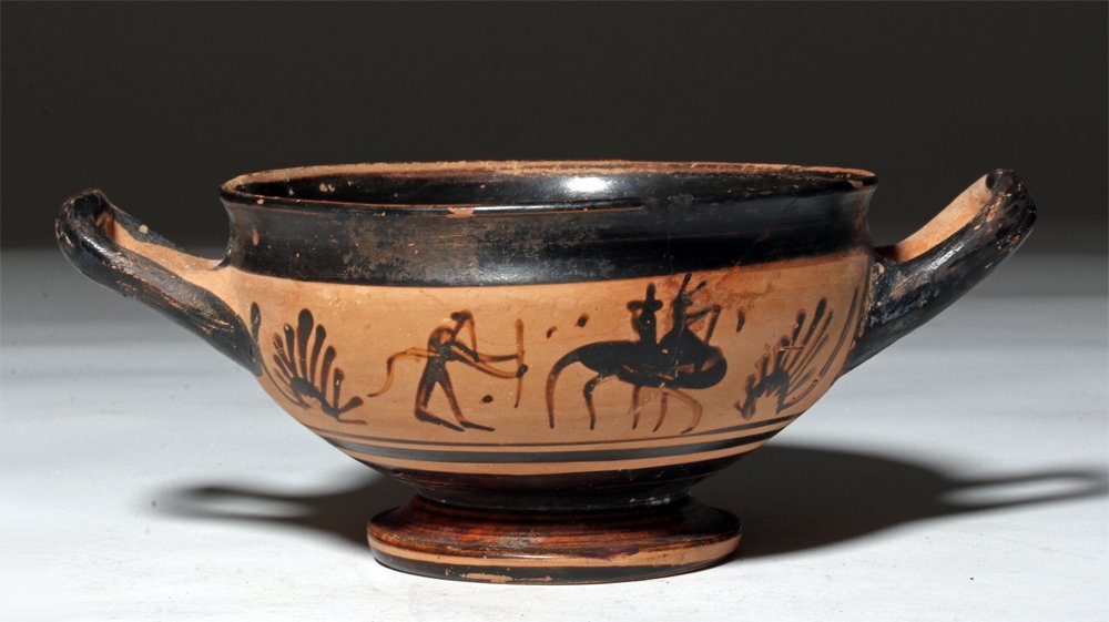 Greek Attic black figure pottery skyphos, circa late 6th century BCE. Estimate: $3,000-$4,500. Artemis Gallery image