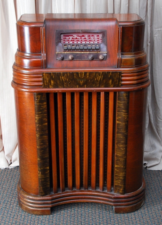 Handsome 1942 floor-model Philco Console Model 4-380 vintage radio, the only floor-model radio in a sea of tabletop models. The Specialists of the South Inc. image