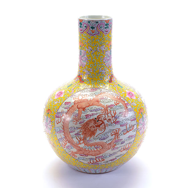 This large Famille Rose vase sold for $7,080. Michaan's image