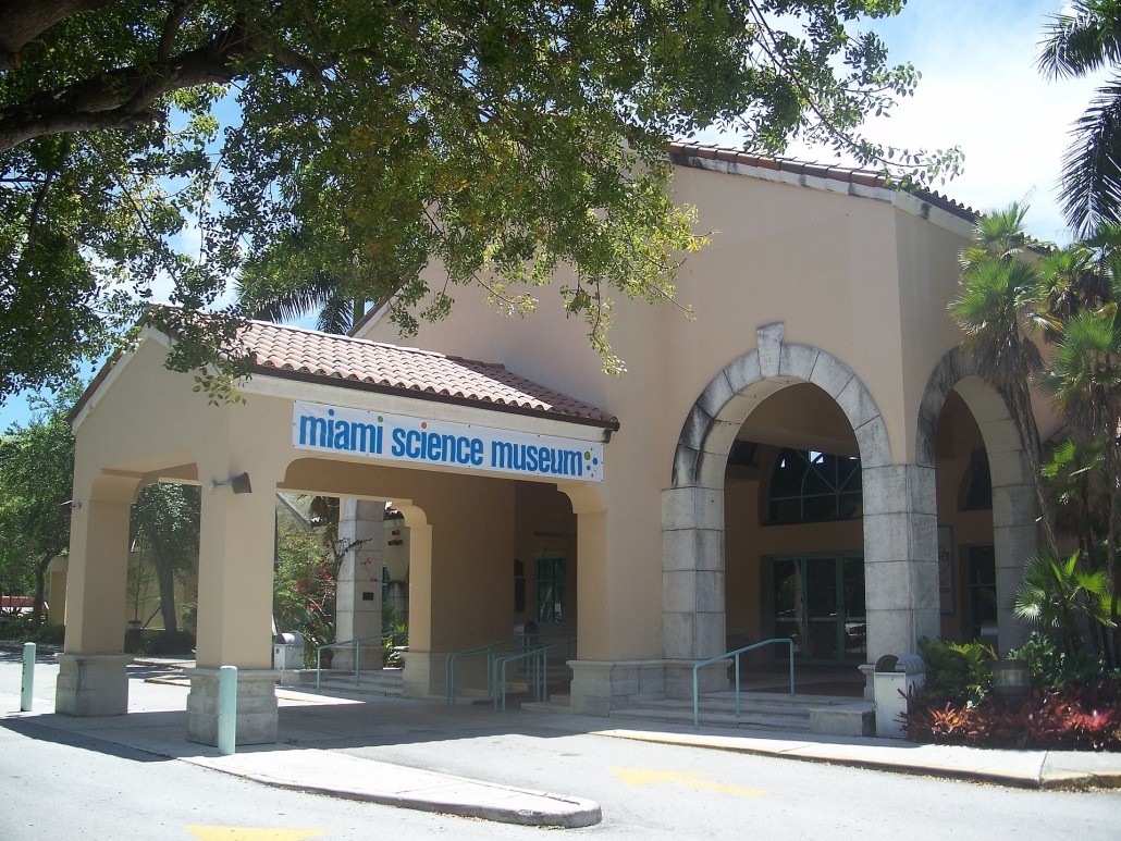 Entrance to Frost Museum of Science, Miami. Photo by Ebyabe, licensed under the Creative Commons Attribution-Share Alike 3.0 Unported, 2.5 Generic, 2.0 Generic and 1.0 Generic license