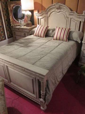Part of a Laura Ashley bedroom suite sold by Wilton Theatre Auction Gallery. Image courtesy of LiveAuctioneers and Wilton Theatre Auction Gallery