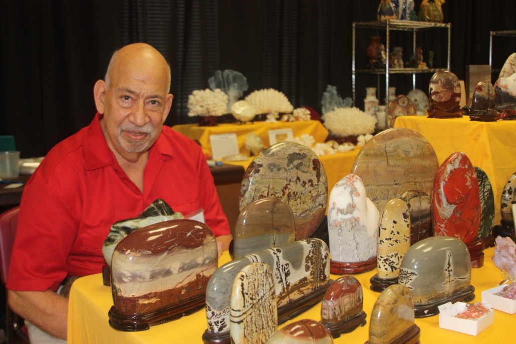 Bob Janowsky with some of the scholars’ stones he sells. Photo: author